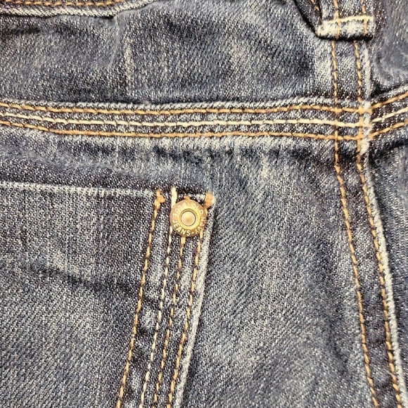 Old Navy Blue Denim Shorts with Classic Styling Size 6 - Picture 6 of 9